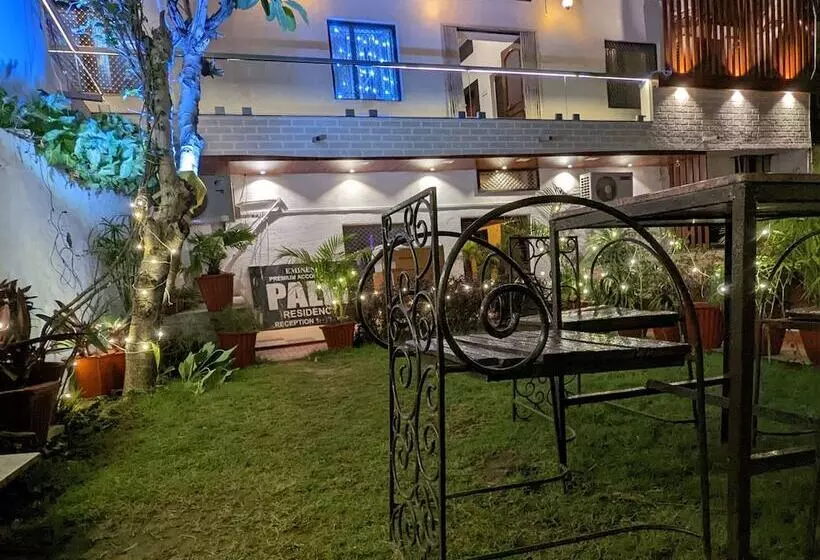 Hotelli Eminence   Palm Residency