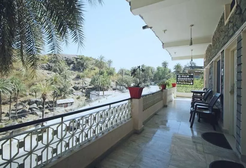 Hotelli Eminence   Palm Residency