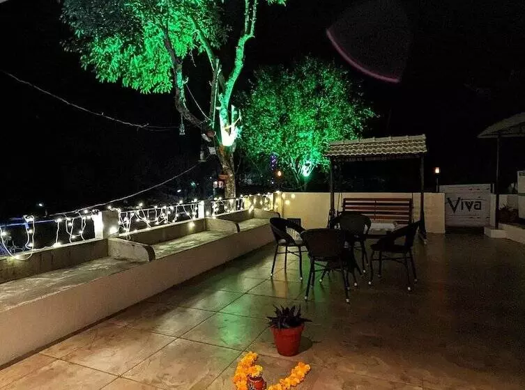 Hotelli Eminence   Palm Residency