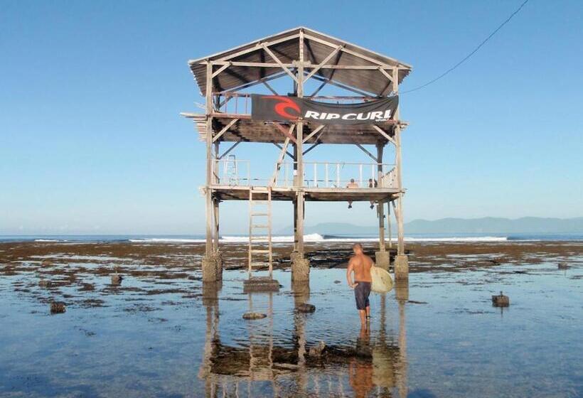 בית מלון כפרי Lakey Beach Inn