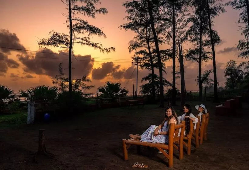 Hotelli Lotus An Eco Beach Resort Dapoli Murud