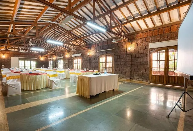 Hotelli Lotus An Eco Beach Resort Dapoli Murud