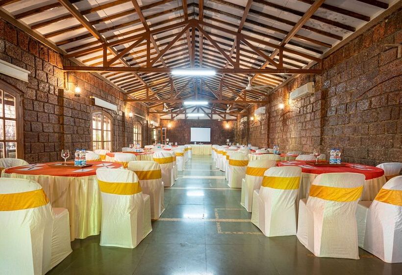 ホテル Lotus An Eco Beach Resort Dapoli Murud