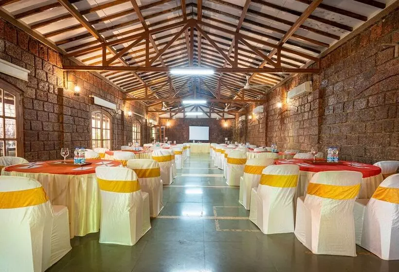 Hotelli Lotus An Eco Beach Resort Dapoli Murud