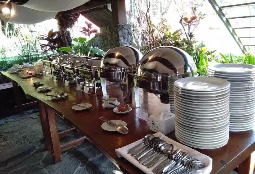 Hotelli Rumah Stroberi Organic Farm And Lodge