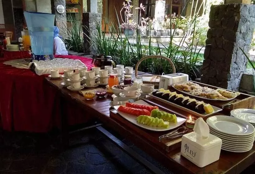 Hotelli Rumah Stroberi Organic Farm And Lodge