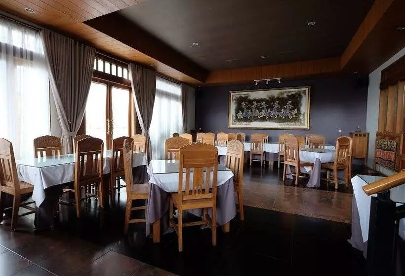 Hotelli Rumah Stroberi Organic Farm And Lodge