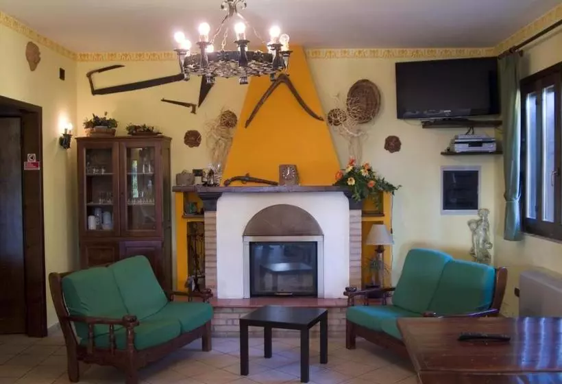 田舎風ホテル Azienda Agrituristica Salella