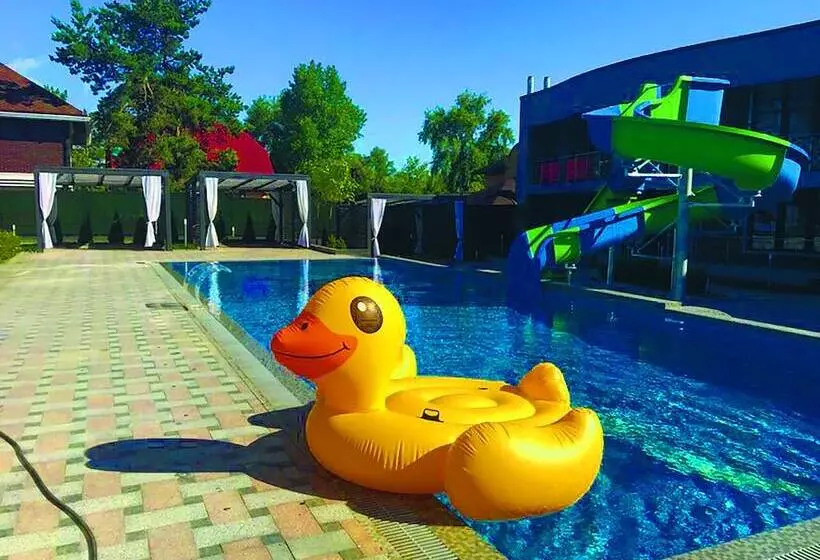 Hotelli Sky River Club Complex