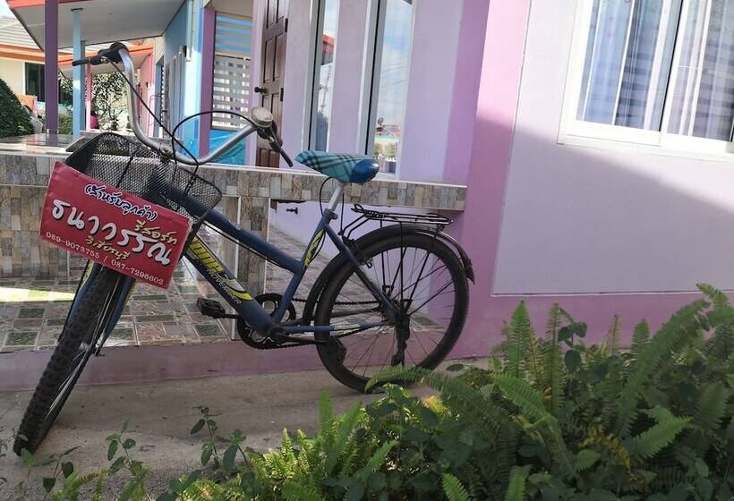 Hotelli Thanawan Resort