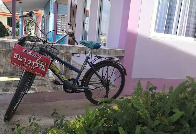 Hotelli Thanawan Resort