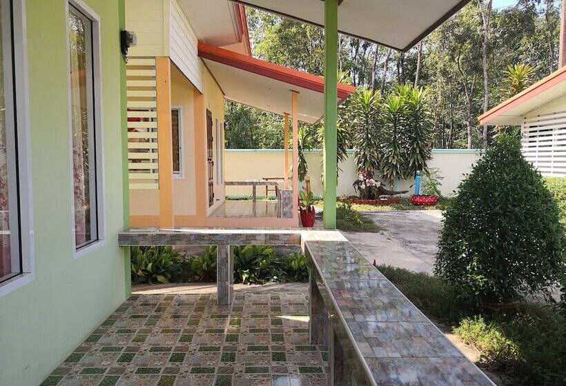 Hotelli Thanawan Resort