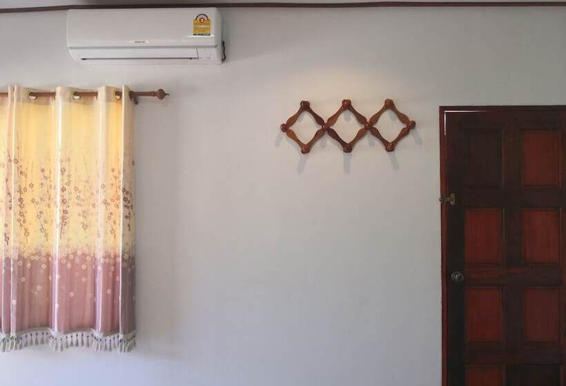 Hotelli Thanawan Resort