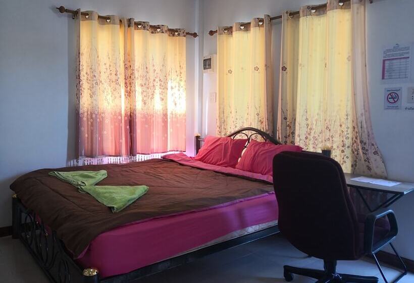 Hotelli Thanawan Resort