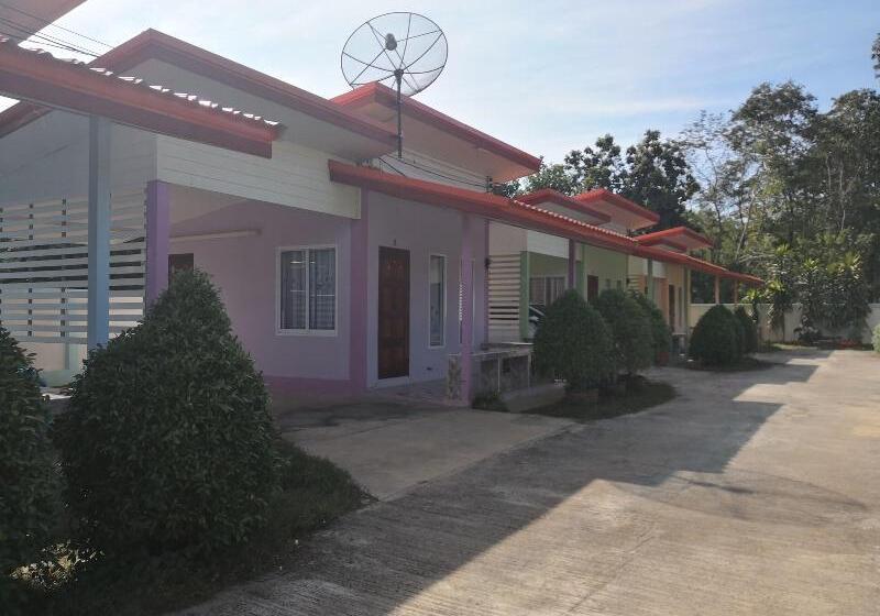 Hotelli Thanawan Resort