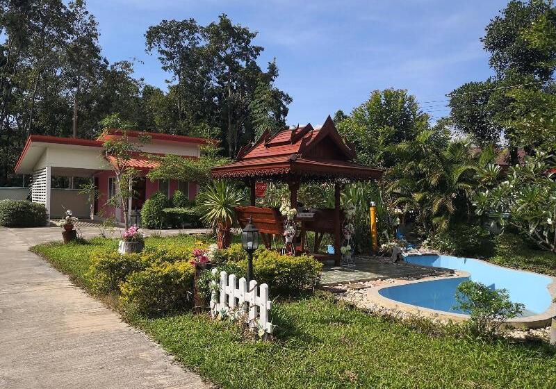 Hotelli Thanawan Resort