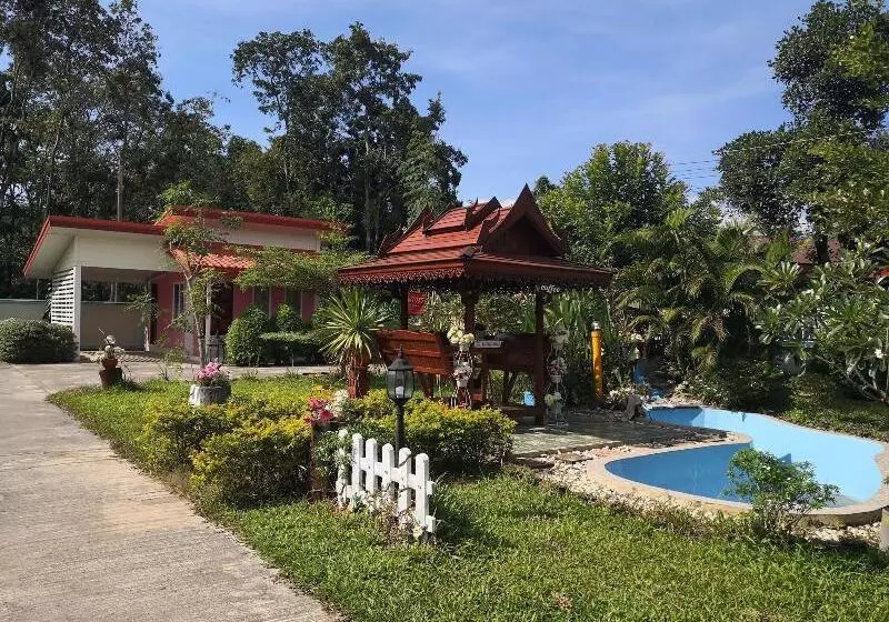 Hotelli Thanawan Resort