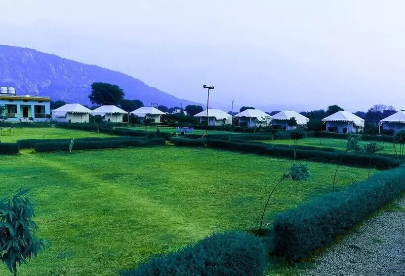 ホテル The Tiger Hill Sariska Resort