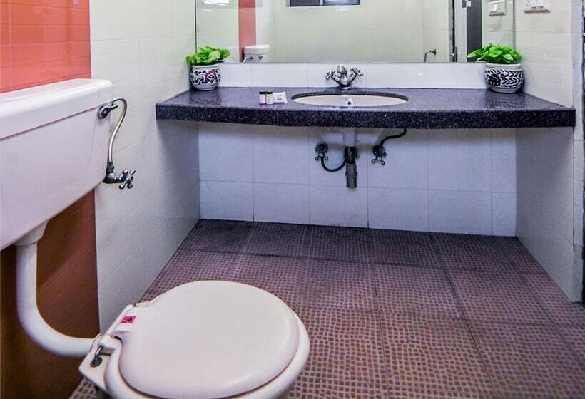 Hotel White Tulip By Oyo Rooms