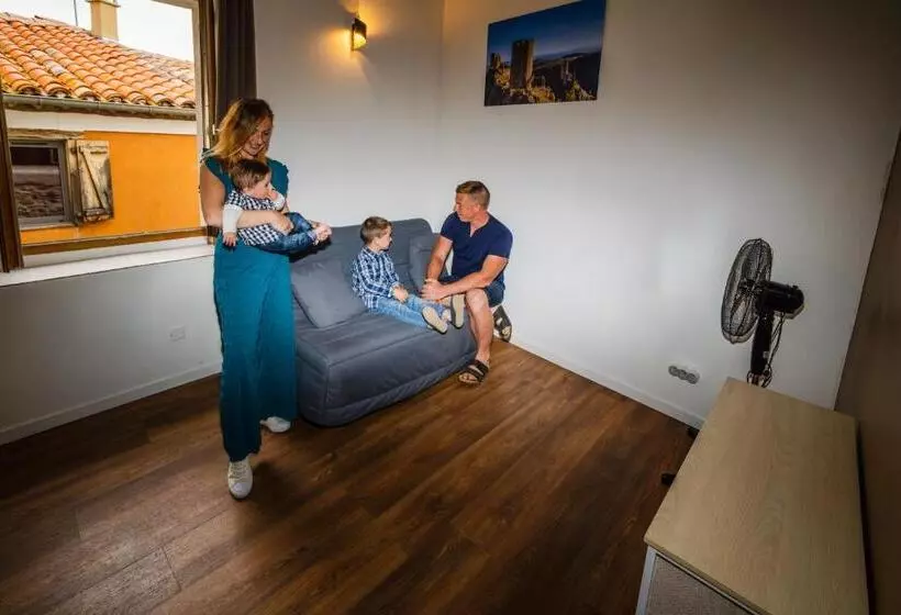 Majatalo Au Château De Villelongue B&b