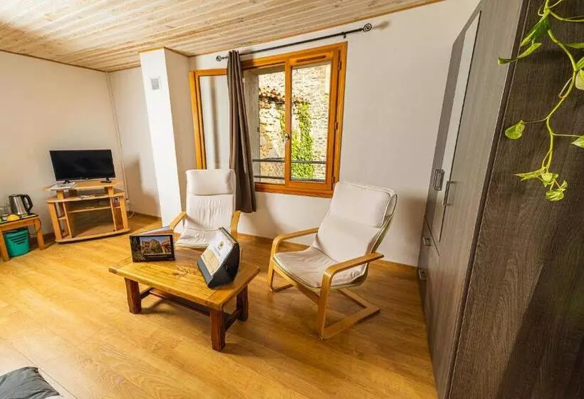 Majatalo Au Château De Villelongue B&b