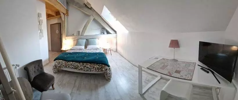 Majatalo Domaine Le Puits Du Moulin