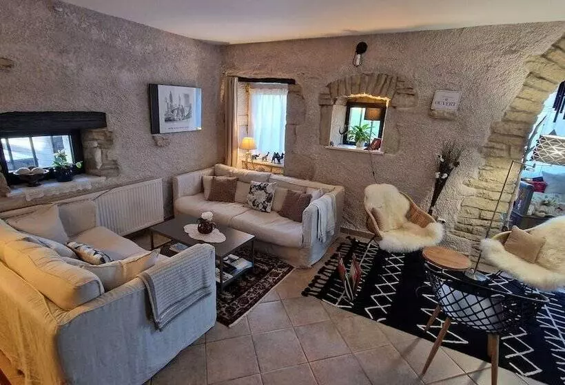 Majatalo Domaine Le Puits Du Moulin