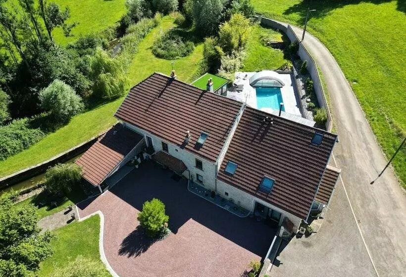 Majatalo Domaine Le Puits Du Moulin