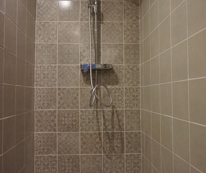 פנסיון Le 1820   3 Etoiles Premium