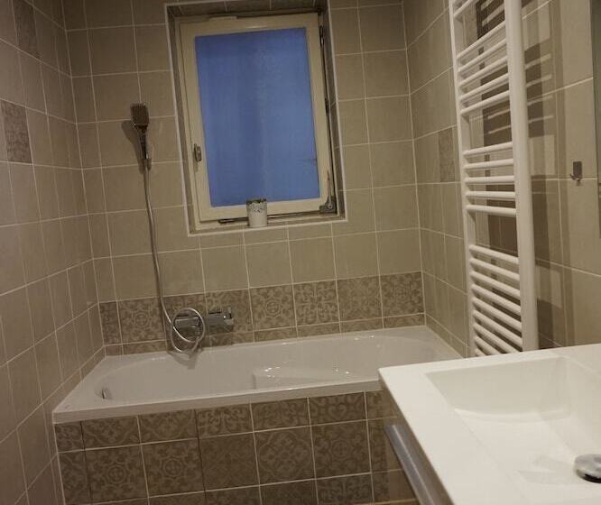 פנסיון Le 1820   3 Etoiles Premium