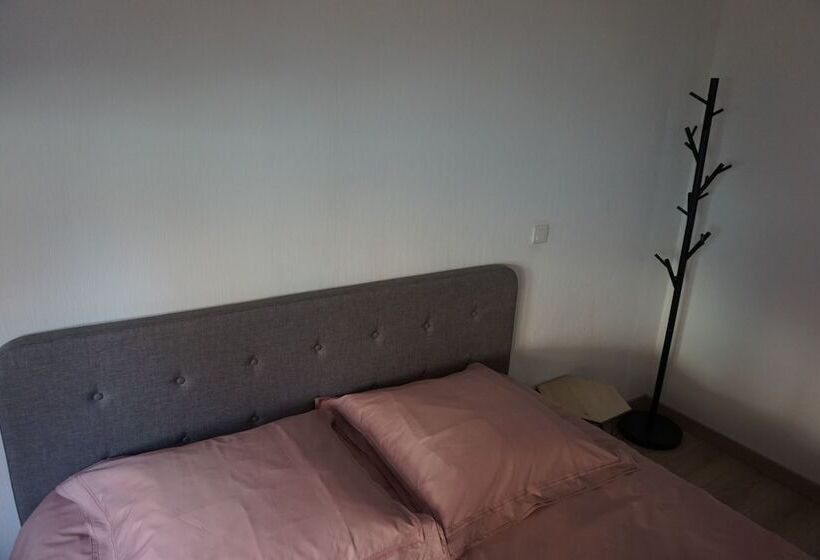 פנסיון Le 1820   3 Etoiles Premium