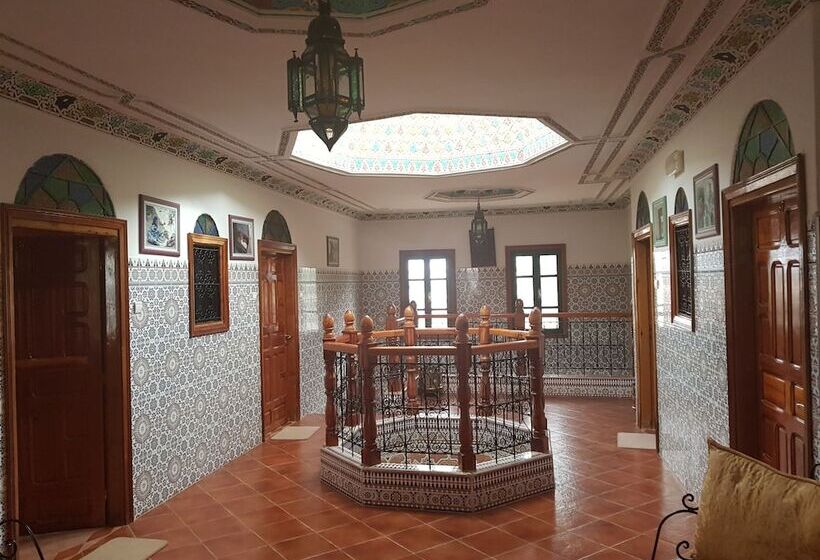 펜션 Riad Mimouna De Timnay