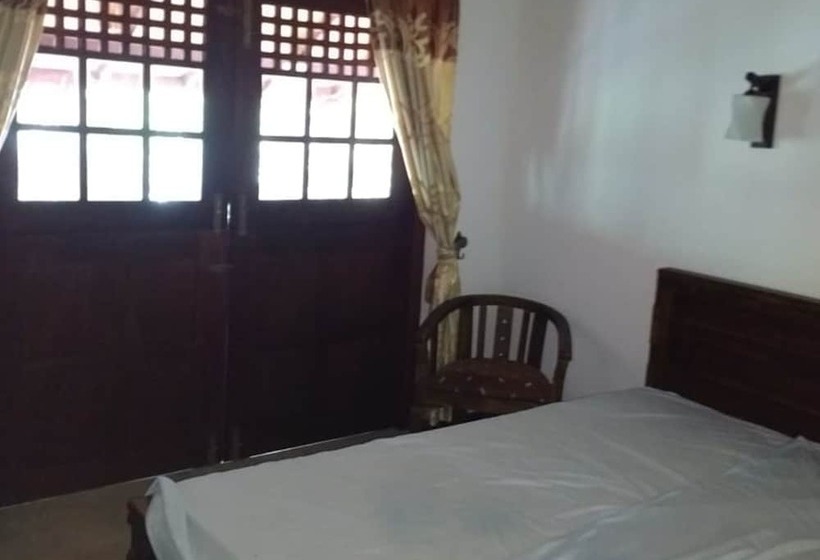 פנסיון Yoho Lavonrich Bungalow