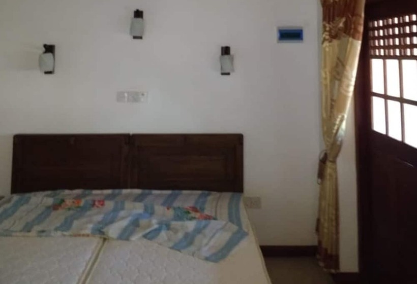 פנסיון Yoho Lavonrich Bungalow