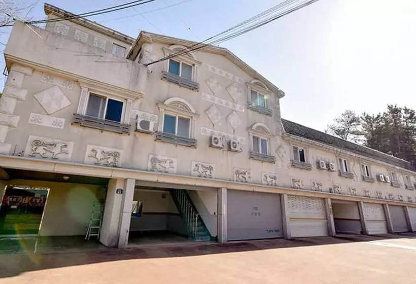 Ssan Motel Gosung