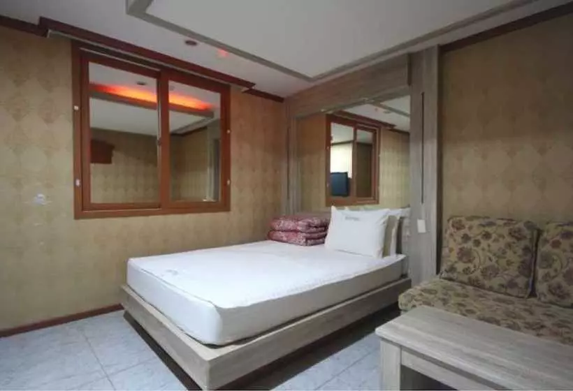 Ssan Motel Gosung