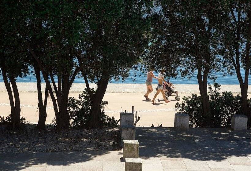 住宿加早餐  Duas Portas Townhouse