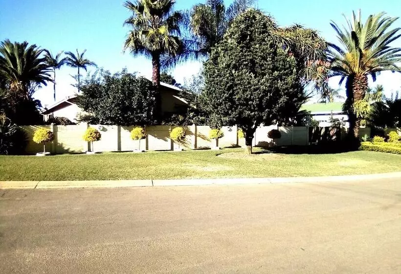 Aamiaismajoitus (B&B) His Glory Guest House