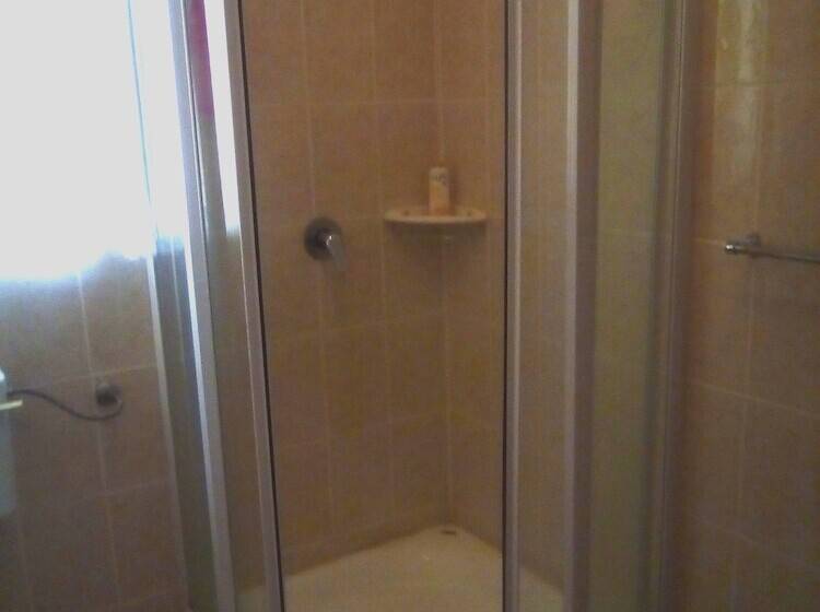 مبيت وإفطار His Glory Guest House