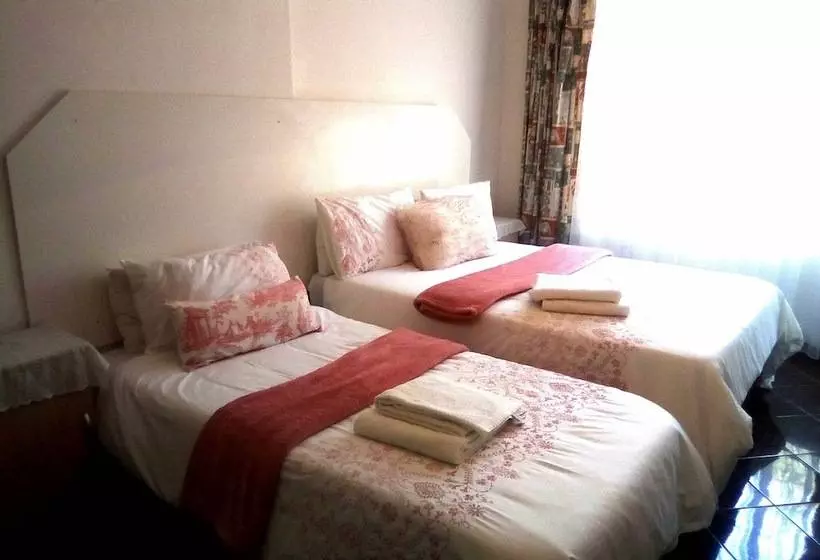 Aamiaismajoitus (B&B) His Glory Guest House