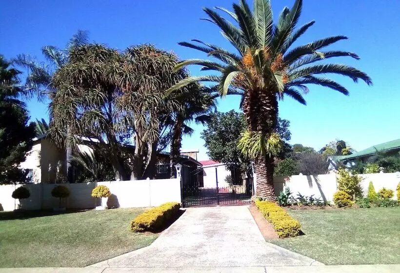 Aamiaismajoitus (B&B) His Glory Guest House