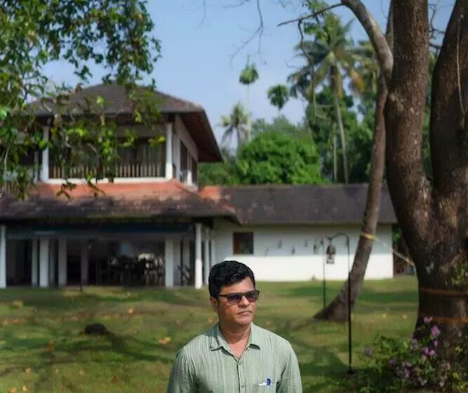 Hotelli Cranganor History Cafe Riverside Chateau