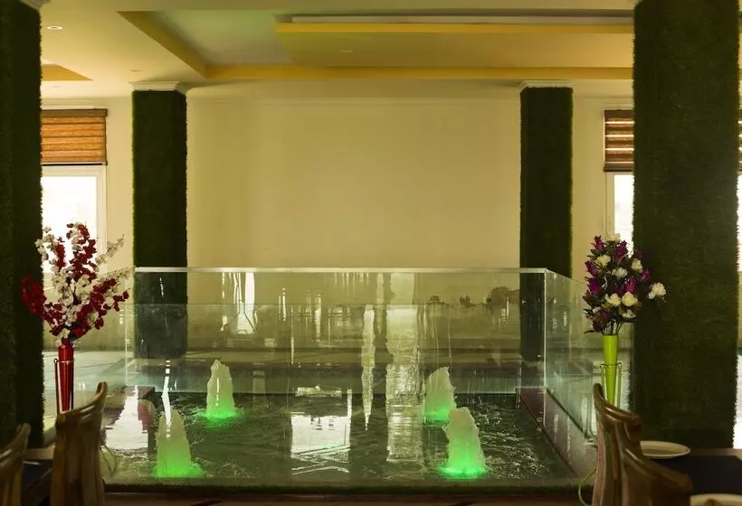 ホテル Kings Regency