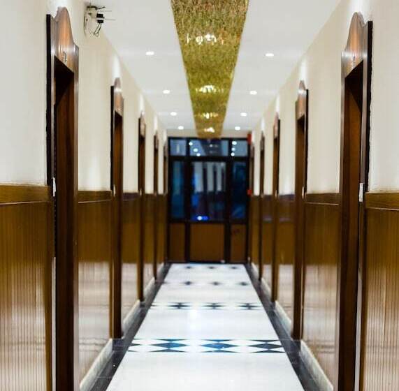 ホテル Kings Regency