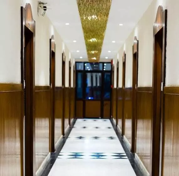 ホテル Kings Regency