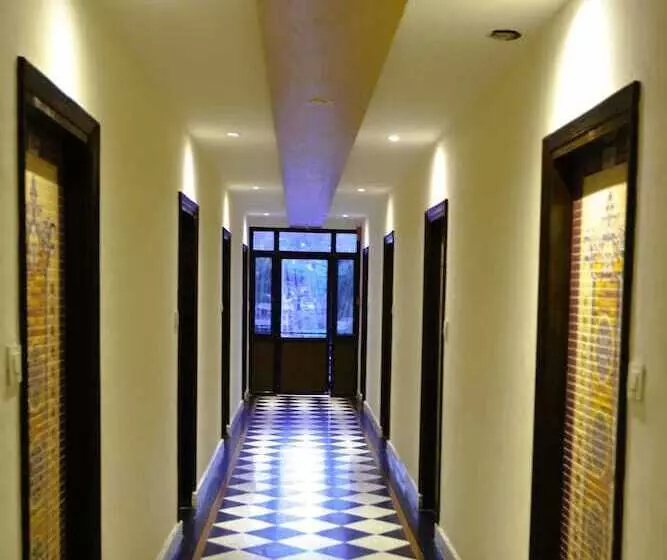 ホテル Kings Regency