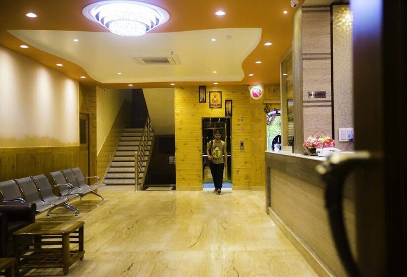 ホテル Kings Regency