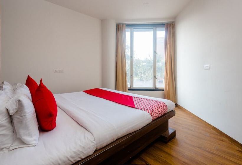 ホテル Monarch Boutique