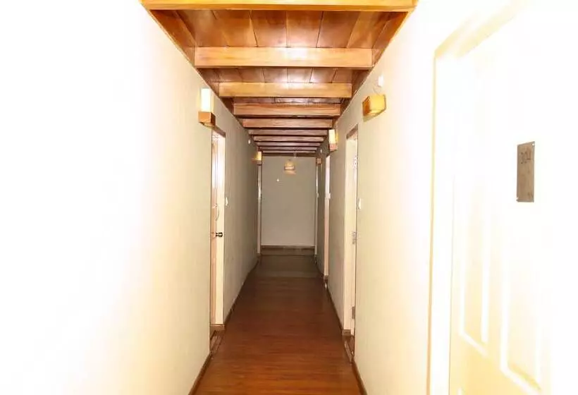 Hotel Oyo 2158 Sn