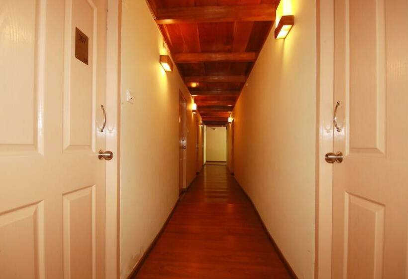 בית מלון כפרי Oyo 2158  Sn